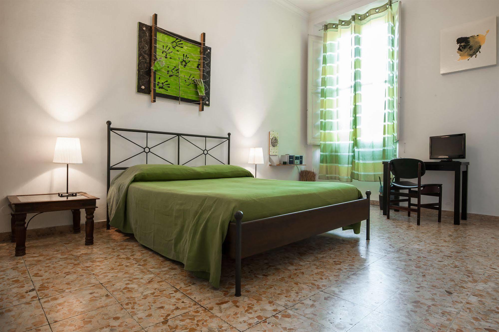 B&B 5 Sensi ฟลอเรนซ์ ภายนอก รูปภาพ